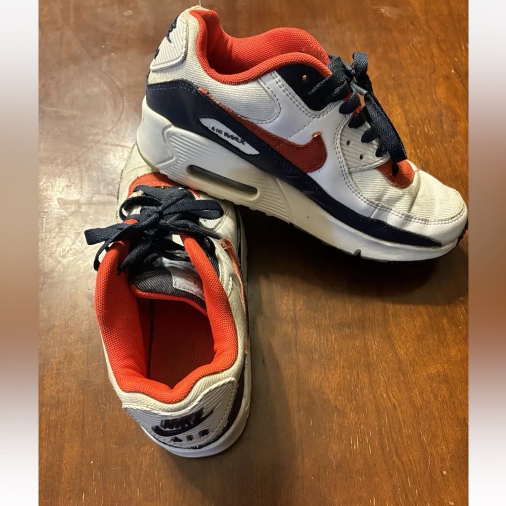Used Nike Air Max 90-size 5.5 youth About this item * CLASSIC AIR, ELEVATED